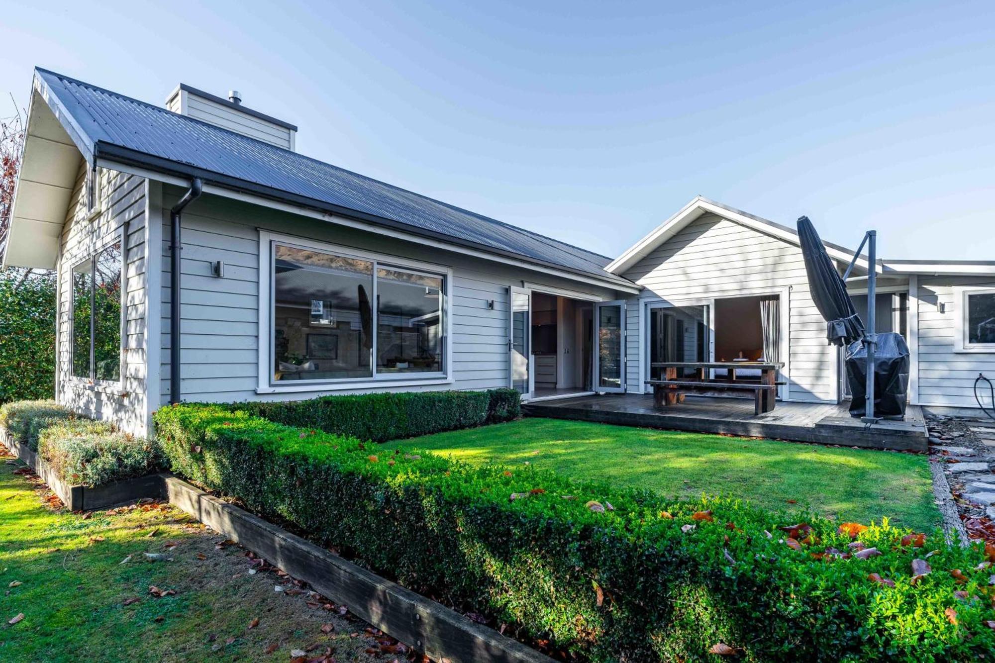 Roy'S Bay Luxury Accommodation Wanaka Exterior photo